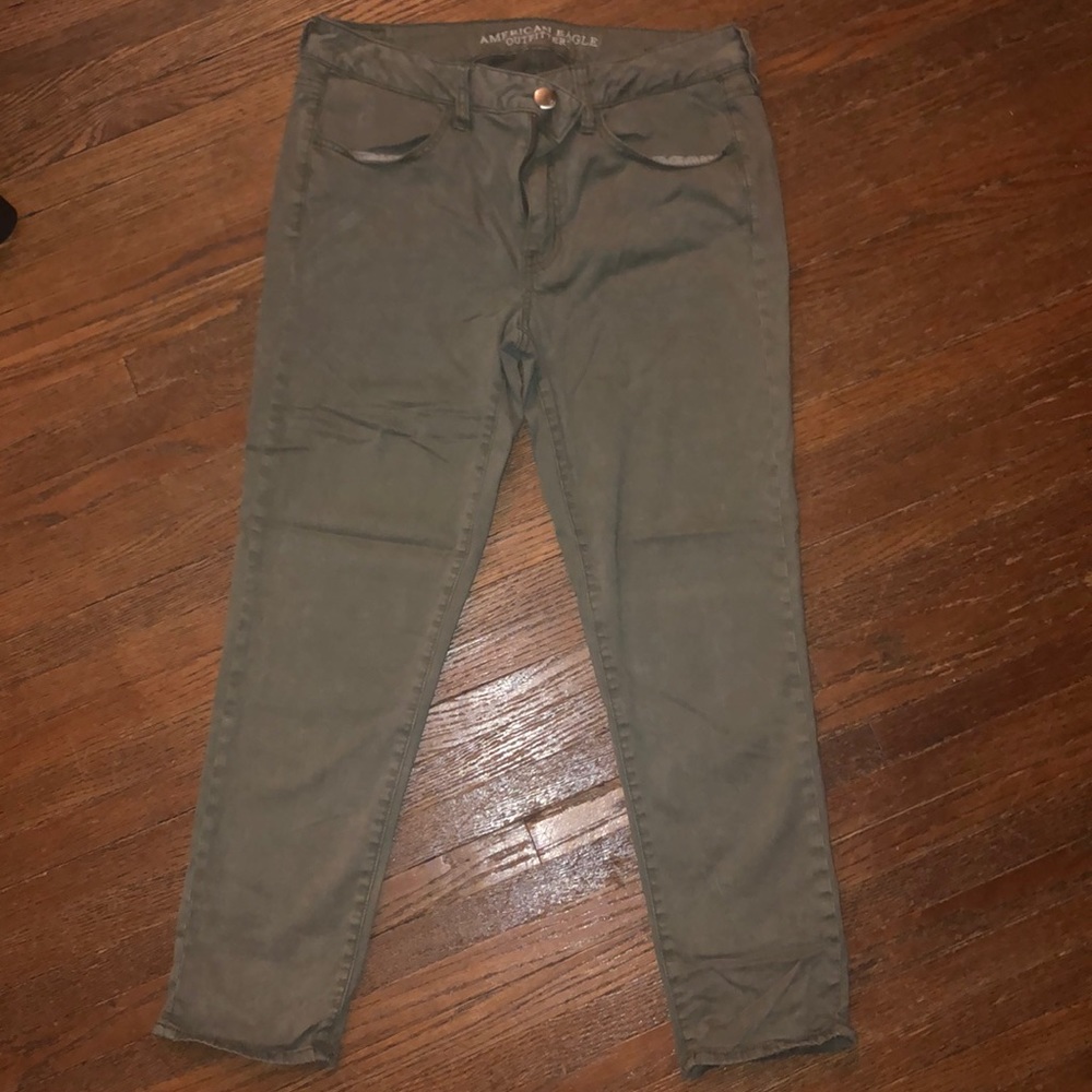 American Eagle crop pants